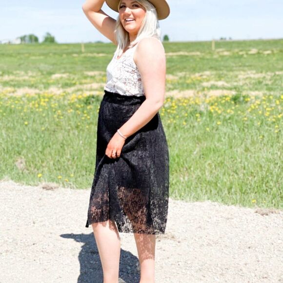 Blashe / Lace Skirt / Spring / Size Medium - Picture 1 of 7